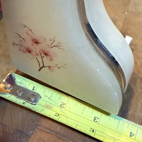 Alabaster Cream Piano Trinket Box with Floral Design Hand Crafted in Italy - Picture 11 of 11